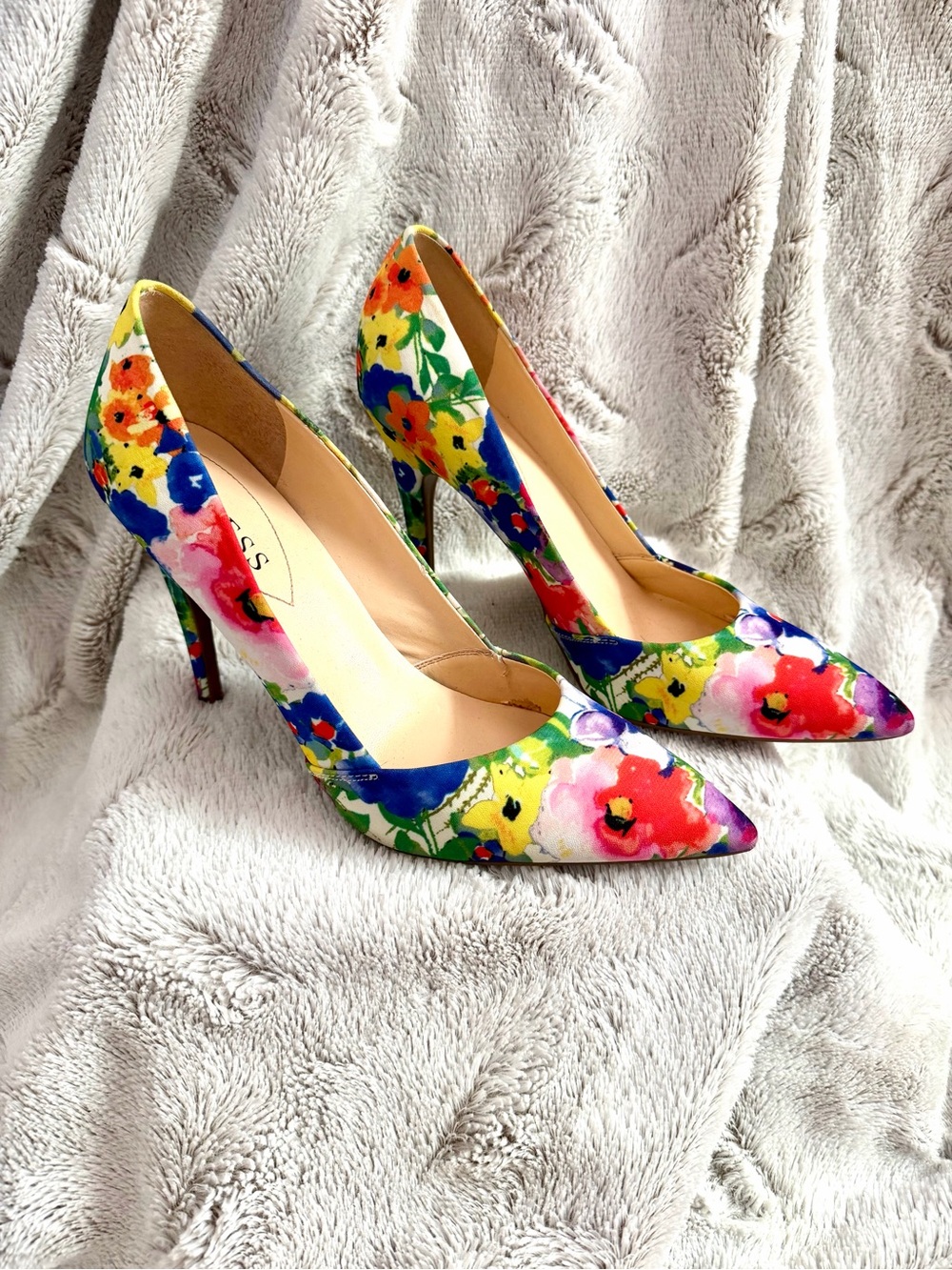 Guess Floral Pointed-Toe Pumps in Multi